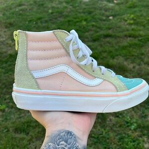 Vans sneakers, beautiful, soft colors. Used with still in great shape!